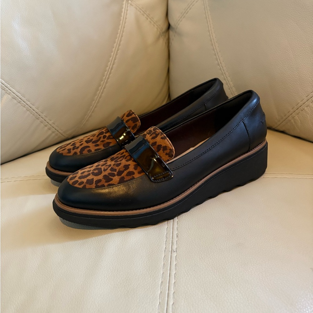 Clarks Collection Ultimate Comfort Black Patent & Leopard Haircalf Loafers  9.5M
